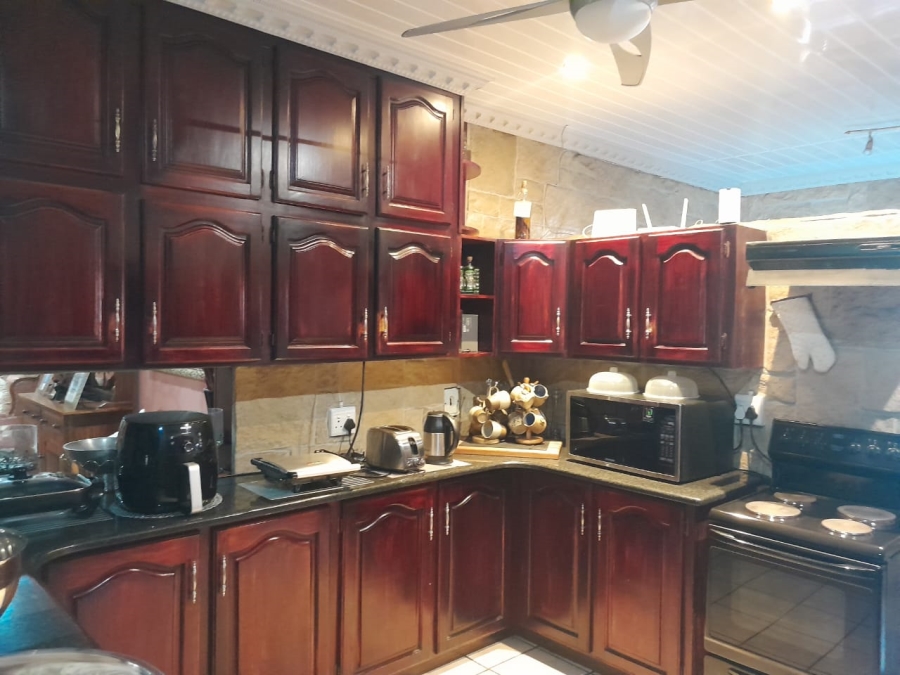 4 Bedroom Property for Sale in Bodorp North West